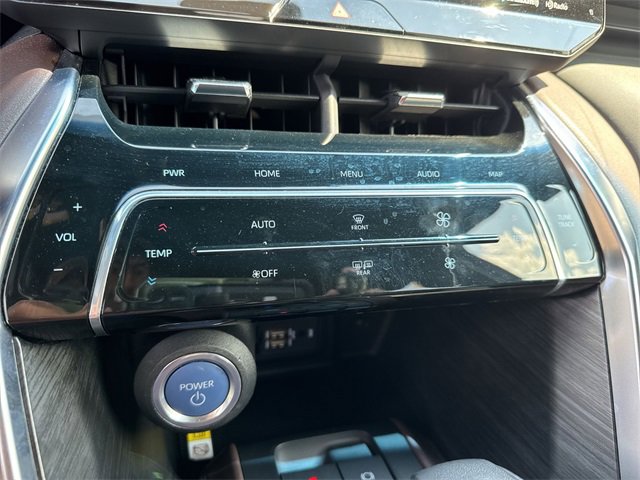 Thumbnail: 2021 Toyota Venza - 24