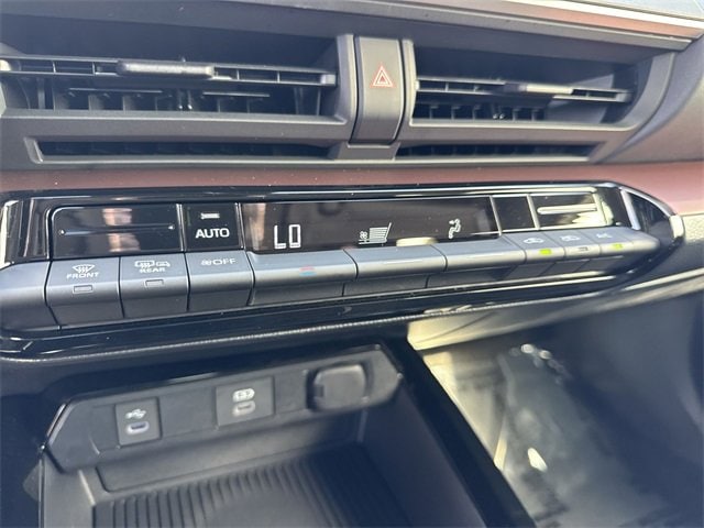 Thumbnail: 2025 Toyota Prius - 22