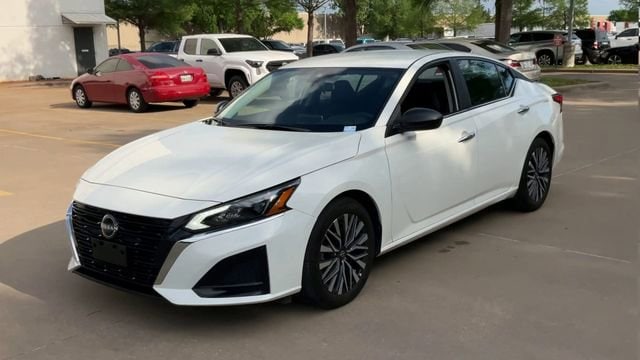 Thumbnail: 2025 Nissan Altima - 4