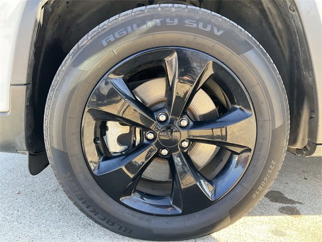 Thumbnail: 2021 Jeep Cherokee - 12