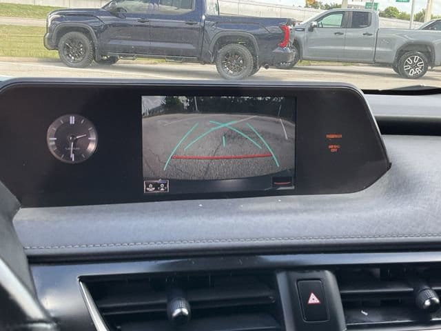 Thumbnail: 2021 Lexus UX - 22