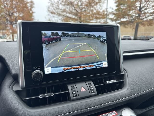 Thumbnail: 2025 Toyota RAV4 - 21