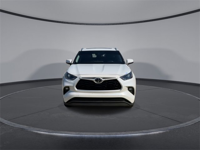 2022 Toyota Highlander XLE photo 3