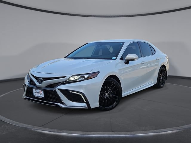 Pre-Owned 2022 Toyota Camry Hybrid XSE