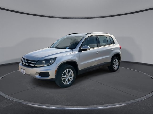Thumbnail: 2017 Volkswagen Tiguan - 4