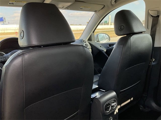 Thumbnail: 2017 Volkswagen Tiguan - 15