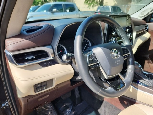 2021 Toyota Highlander Limited 10