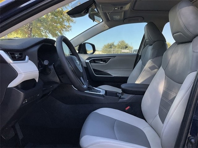 Thumbnail: 2025 Toyota RAV4 - 13