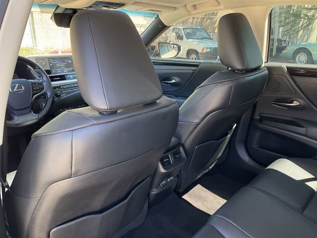 Thumbnail: 2020 Lexus ES - 15