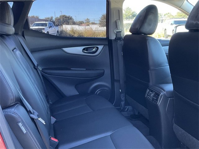 Thumbnail: 2020 Nissan Rogue Sport - 17