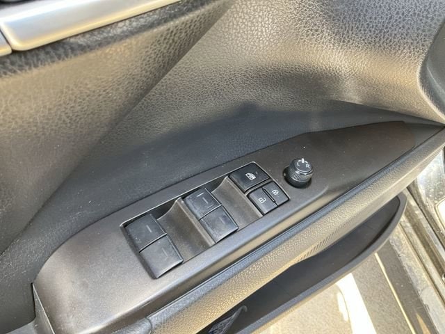 Thumbnail: 2023 Toyota Camry - 13