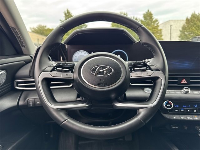 Thumbnail: 2022 Hyundai Elantra - 19