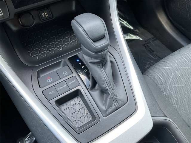 Thumbnail: 2025 Toyota RAV4 - 25