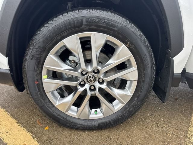 Thumbnail: 2025 Toyota RAV4 - 11