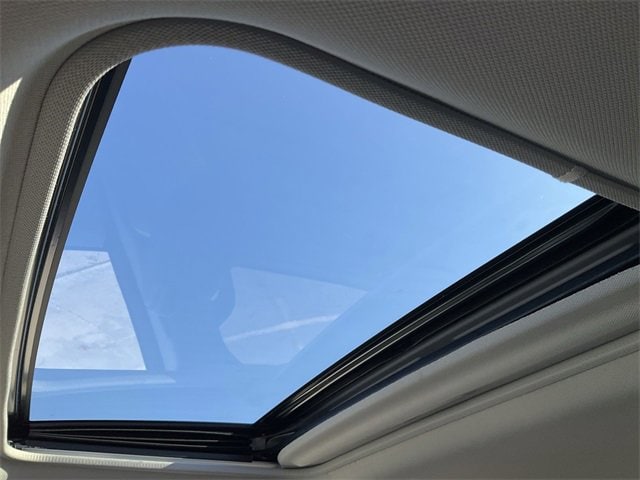 Thumbnail: 2023 Toyota Sienna - 15