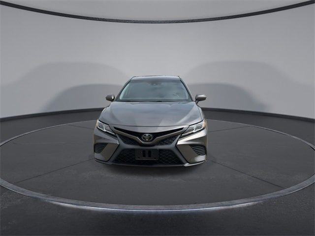 2019 Toyota Camry SE 3