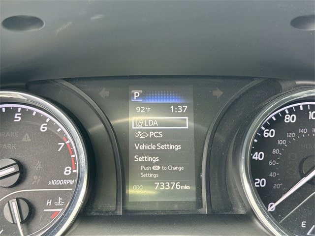 2020 Toyota Camry SE 24