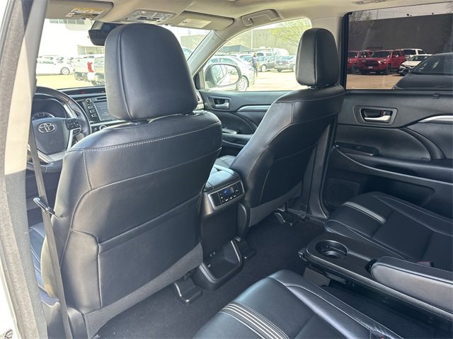 Thumbnail: 2018 Toyota Highlander - 14