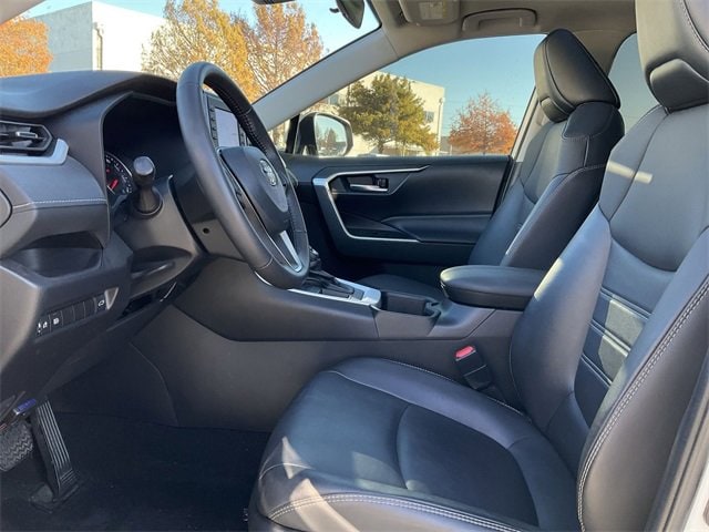 Thumbnail: 2022 Toyota RAV4 - 13