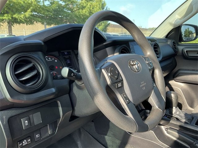 Thumbnail: 2020 Toyota Tacoma - 10