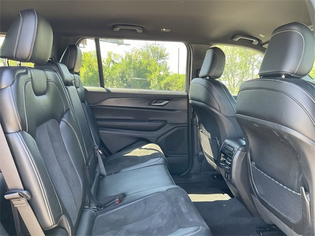 Thumbnail: 2024 Jeep Grand Cherokee L - 16