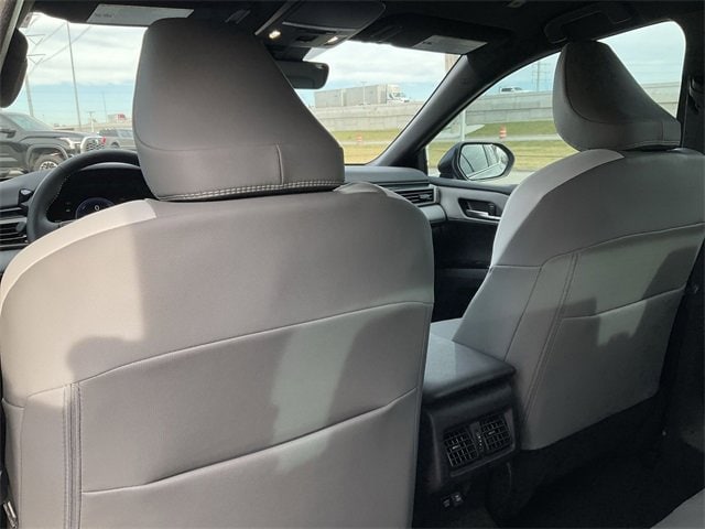 Thumbnail: 2025 Toyota Camry - 15