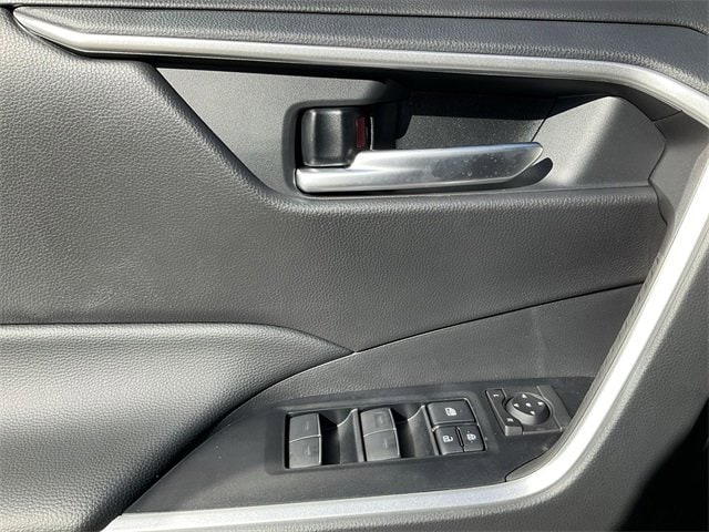 Thumbnail: 2025 Toyota RAV4 - 14