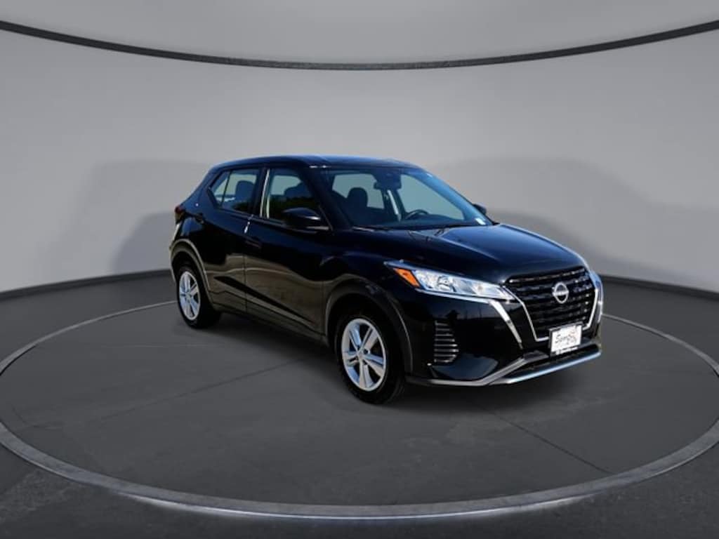 Used 2022 Nissan Kicks S SUV