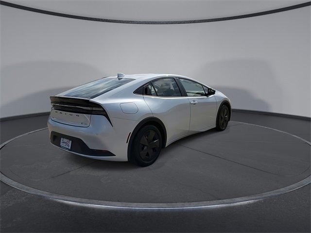 2025 Toyota Prius Plug-in Hybrid SE photo 3
