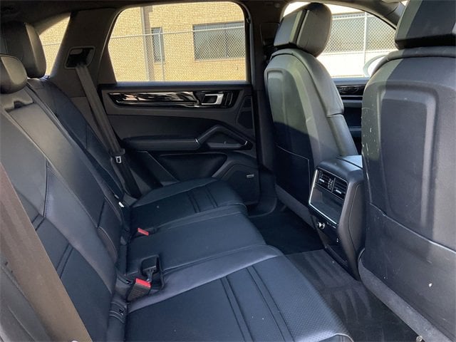 Thumbnail: 2020 Porsche Cayenne - 16