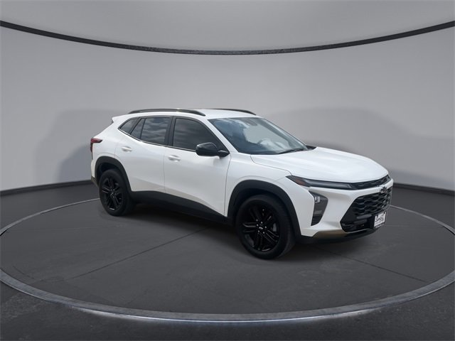 Thumbnail: 2025 Chevrolet Trax - 2