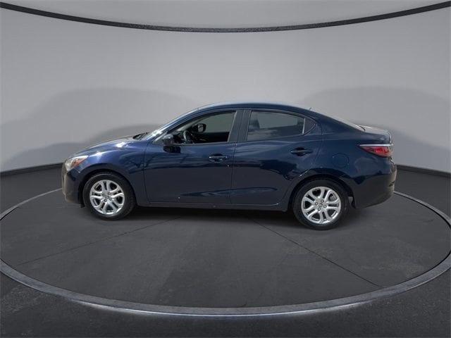 Thumbnail: 2017 Toyota Yaris iA - 5