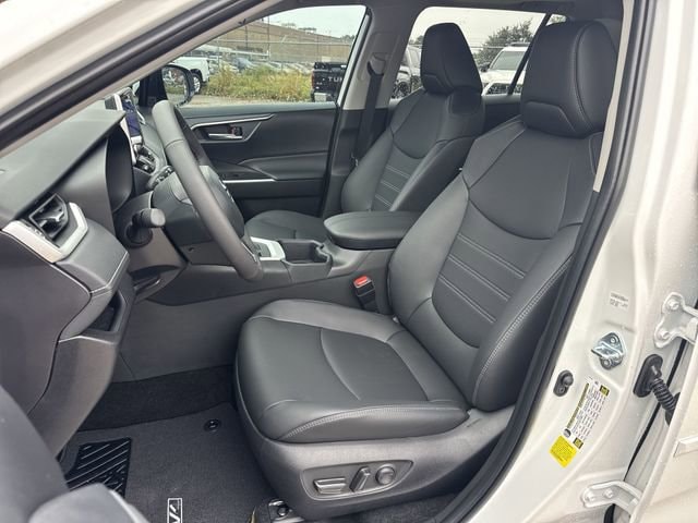 Thumbnail: 2025 Toyota RAV4 - 12