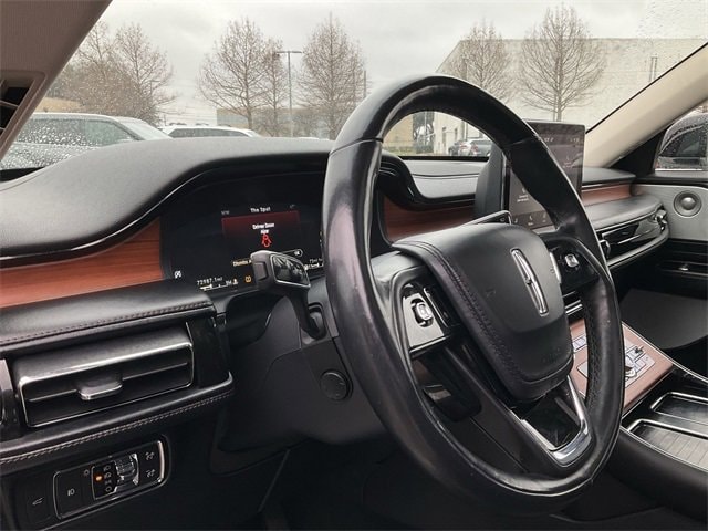 Thumbnail: 2020 Lincoln Aviator - 10