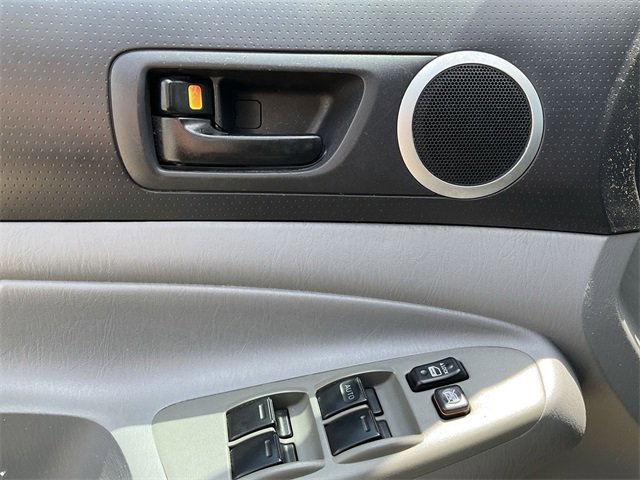 Thumbnail: 2011 Toyota Tacoma - 14