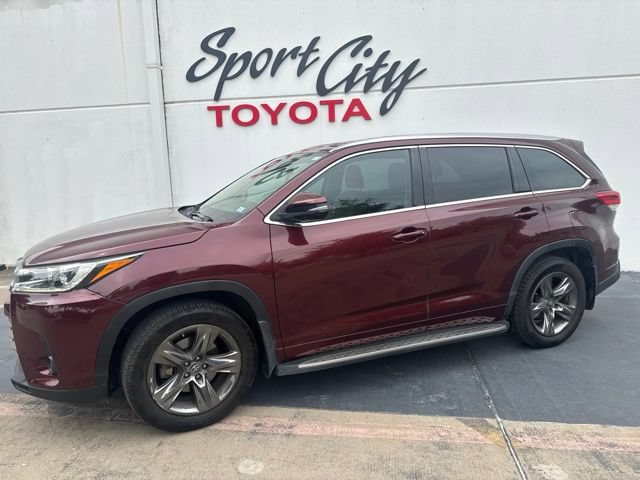 Pre-Owned 2017 Toyota Highlander Limited Platinum V6
