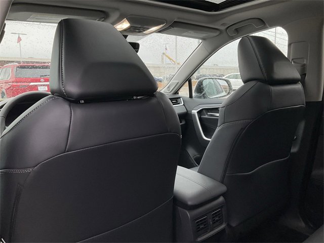 Thumbnail: 2025 Toyota RAV4 - 16