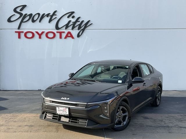 Thumbnail: 2025 Kia K4 - 1