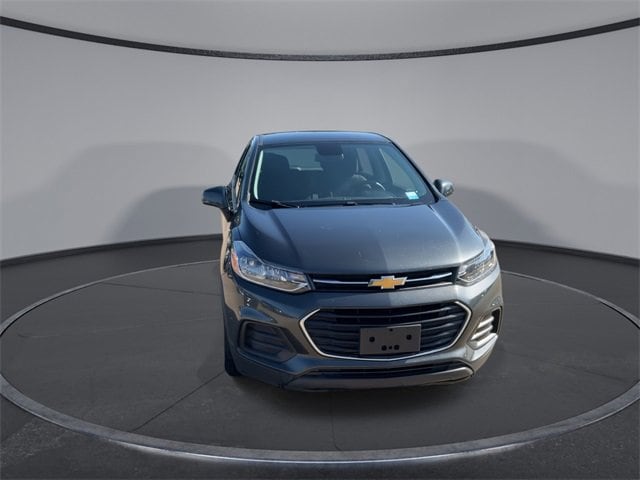 Thumbnail: 2020 Chevrolet Trax - 3