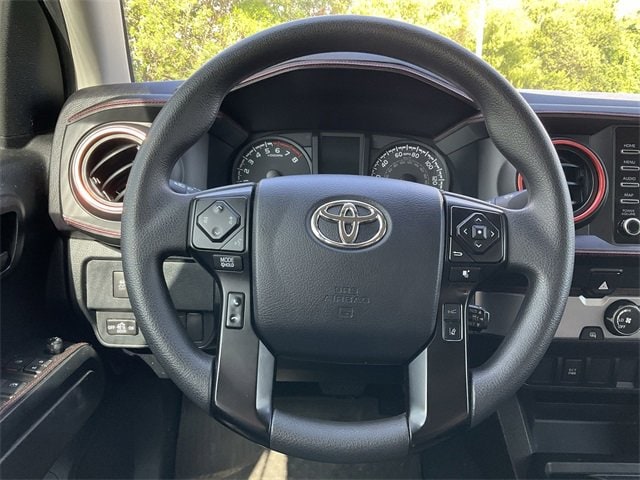 Thumbnail: 2022 Toyota Tacoma - 18
