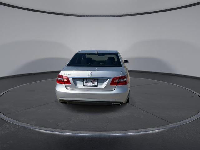 Thumbnail: 2010 Mercedes-Benz E-Class - 7