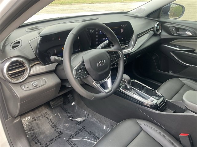 Thumbnail: 2025 Chevrolet Trax - 10