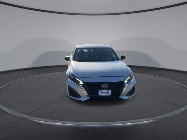 Thumbnail: 2024 Nissan Altima - 3