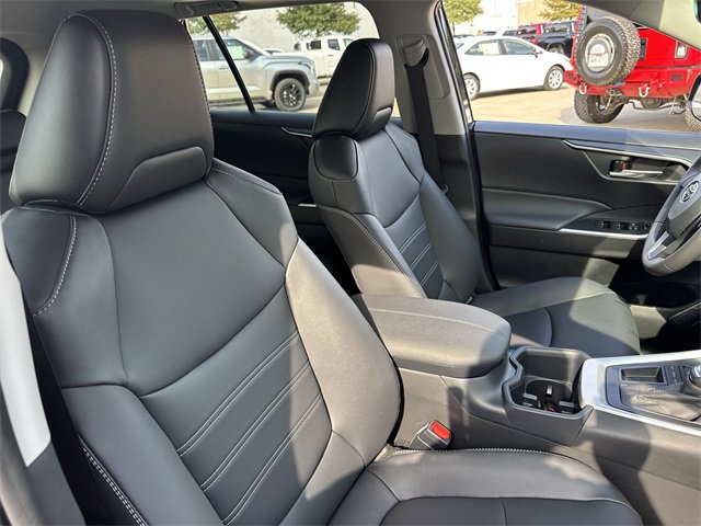 Thumbnail: 2025 Toyota RAV4 - 17