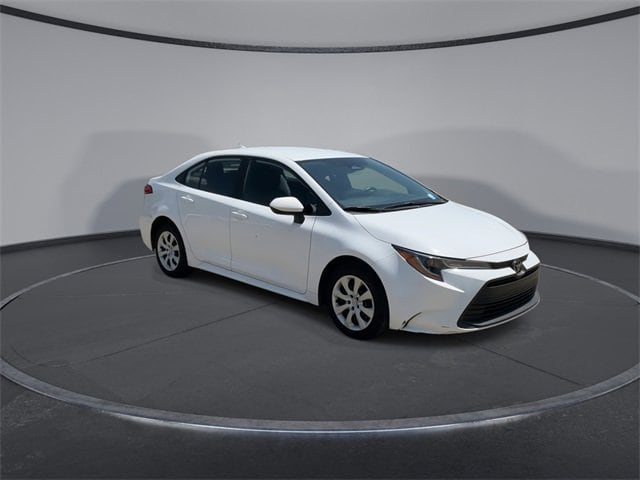 Used 2024 Toyota Corolla LE with VIN 5YFB4MDE6RP083656 for sale in Northfield, Minnesota