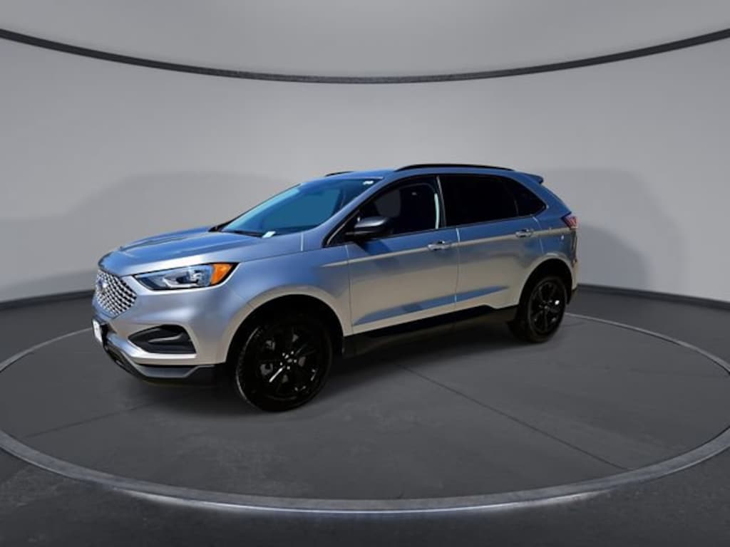 Used 2024 Ford Edge SE SUV