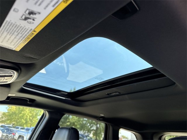 Thumbnail: 2021 Jeep Grand Cherokee - 14