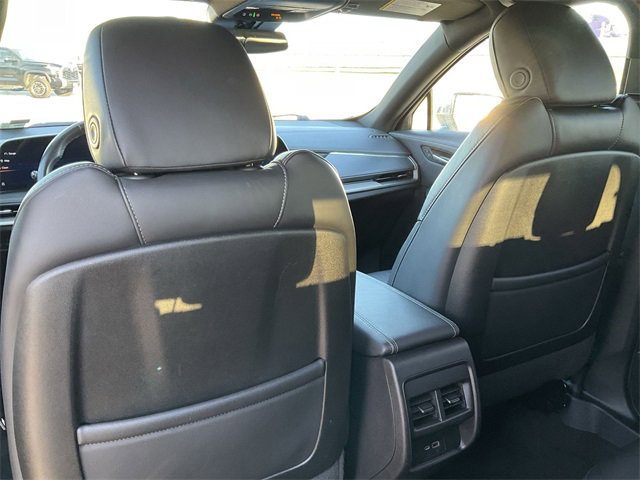 Thumbnail: 2024 Cadillac XT4 - 15