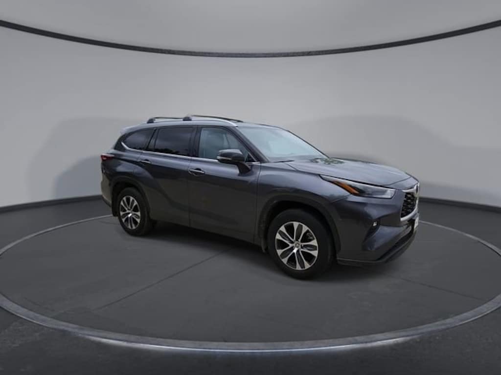 Used 2022 Toyota Highlander XLE SUV