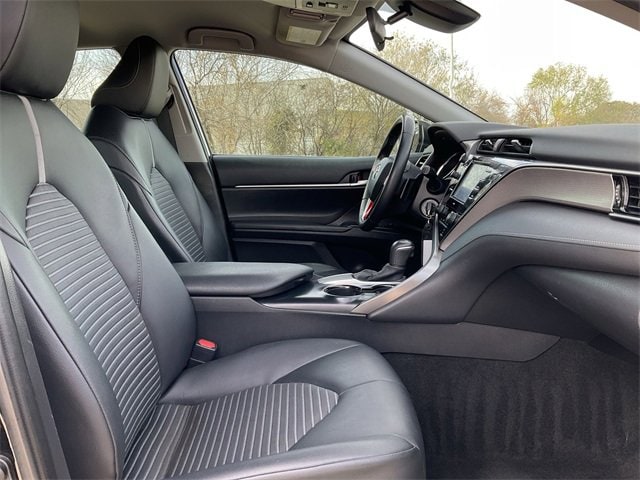 Thumbnail: 2020 Toyota Camry - 17